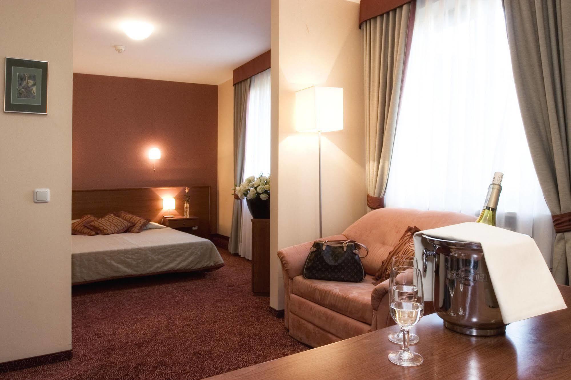 كراكوفيا Classic Hotel الغرفة الصورة